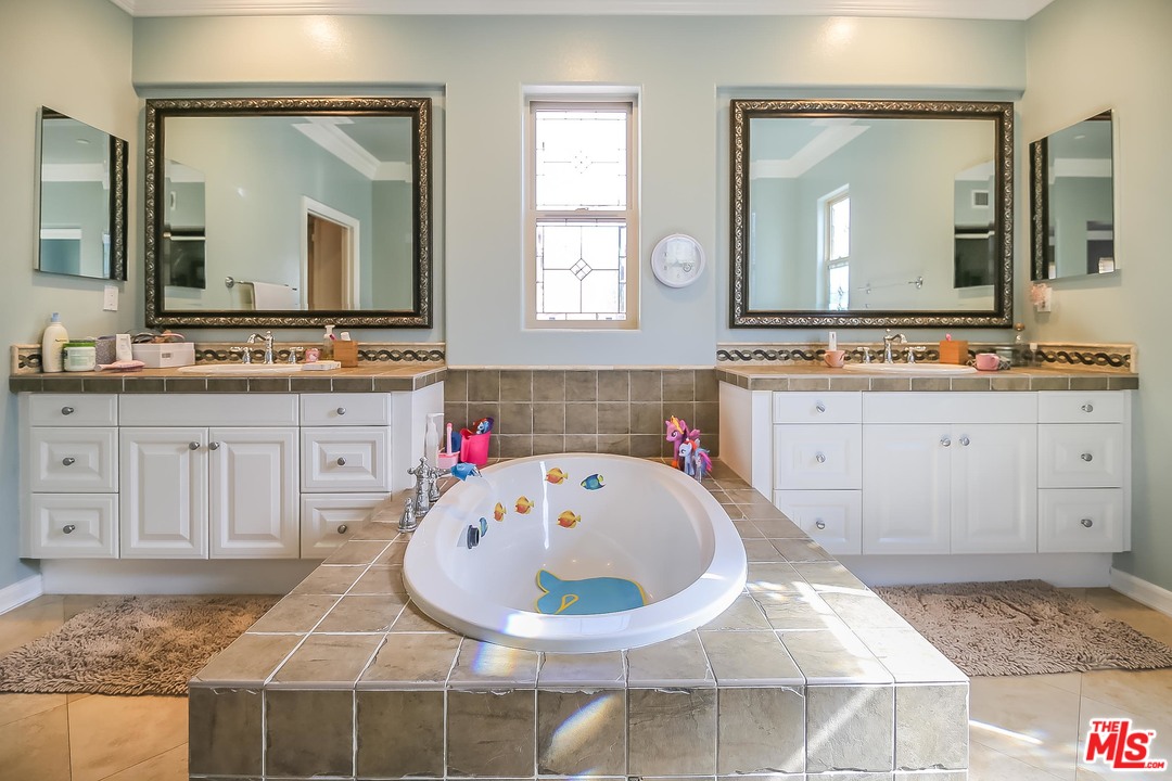 Shade Tree Irvine, CA 92603 - Photo 46 of 47