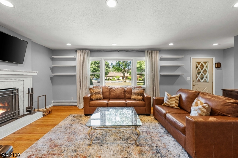 37 Barley Sheaf Road Flemington, NJ 08822 - Photo 3 of 37
