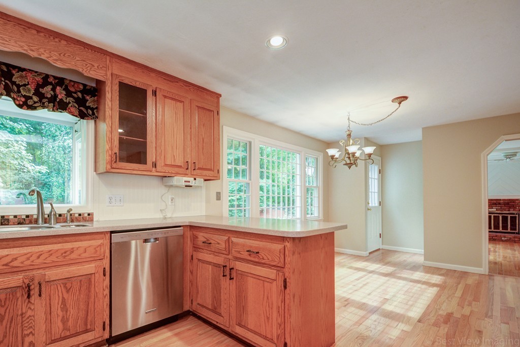 22 Wayside Road Westborough, MA 01581 - Photo 9 of 30 Gallery Image 9