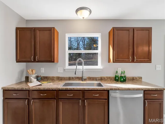 $325,000 | 6727 Eagles View Drive, Pacific, MO 63069