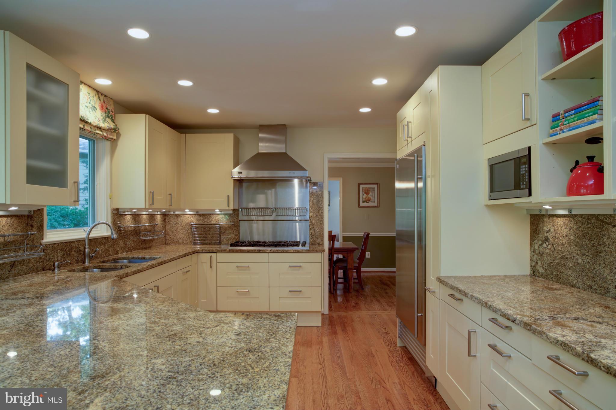 12200 Dark Star Court Reston, VA 20191 - Photo 10 of 24 Kitchen