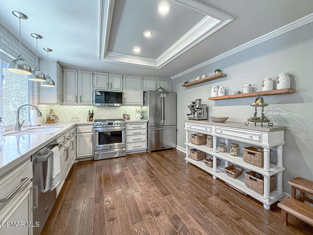 657 Cartpath Place Simi Valley, CA 93065 - Photo 10 of 30
