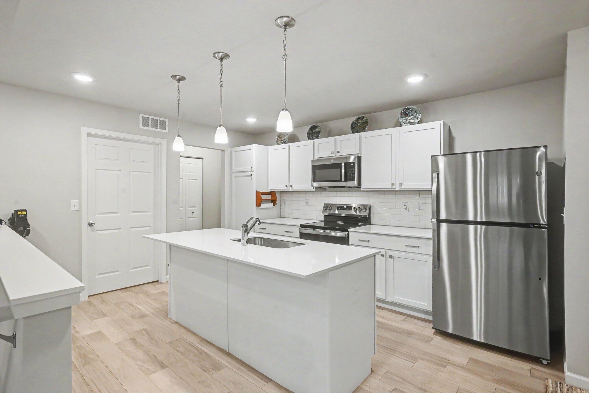 605 Bush Boulevard Three Rivers, MI 49093 - Photo 4 of 18 007_file_4432