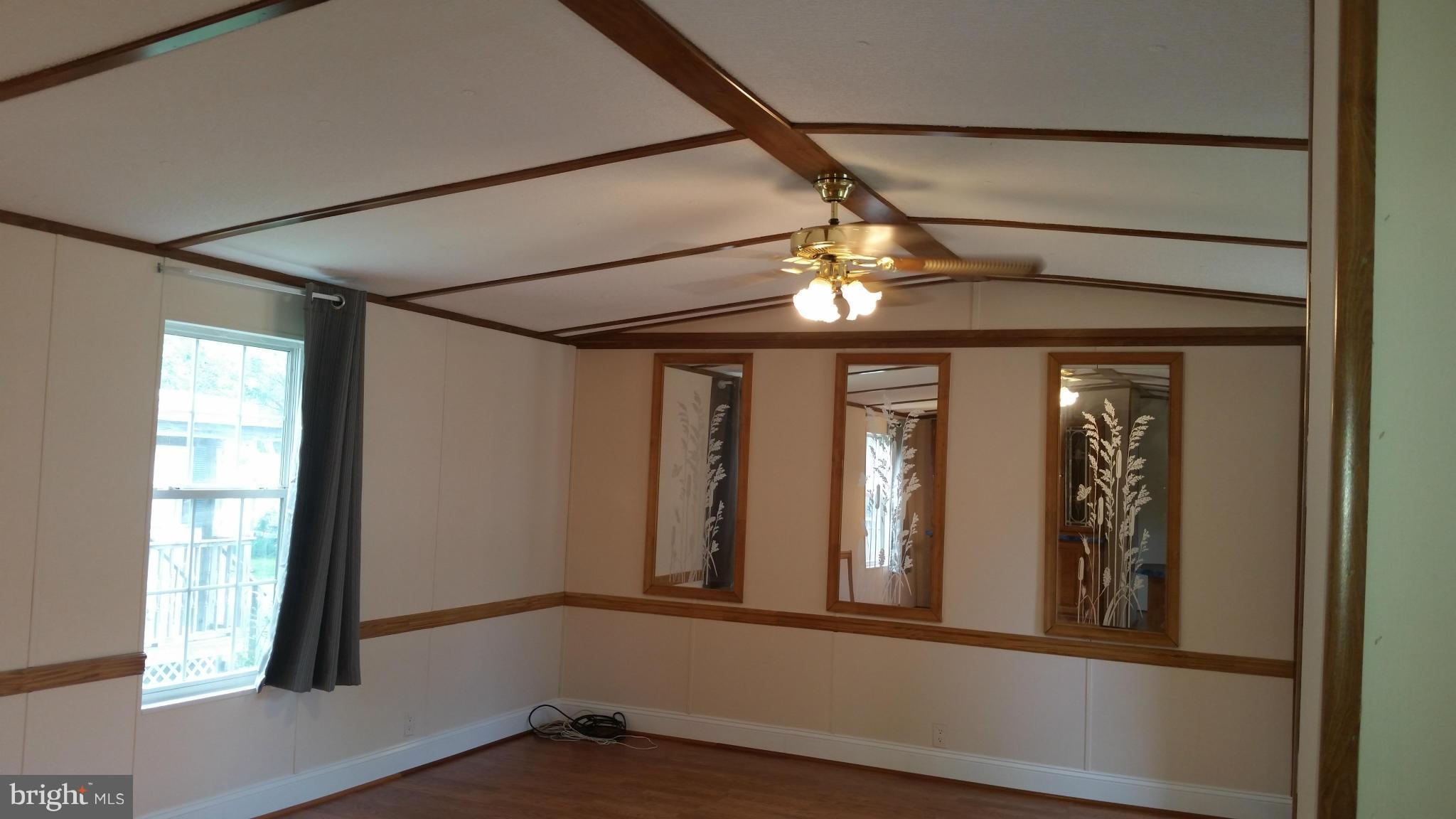 7810 Clark Road, Unit D18 Jessup, MD 20794 - Photo 6 of 30 Living Room