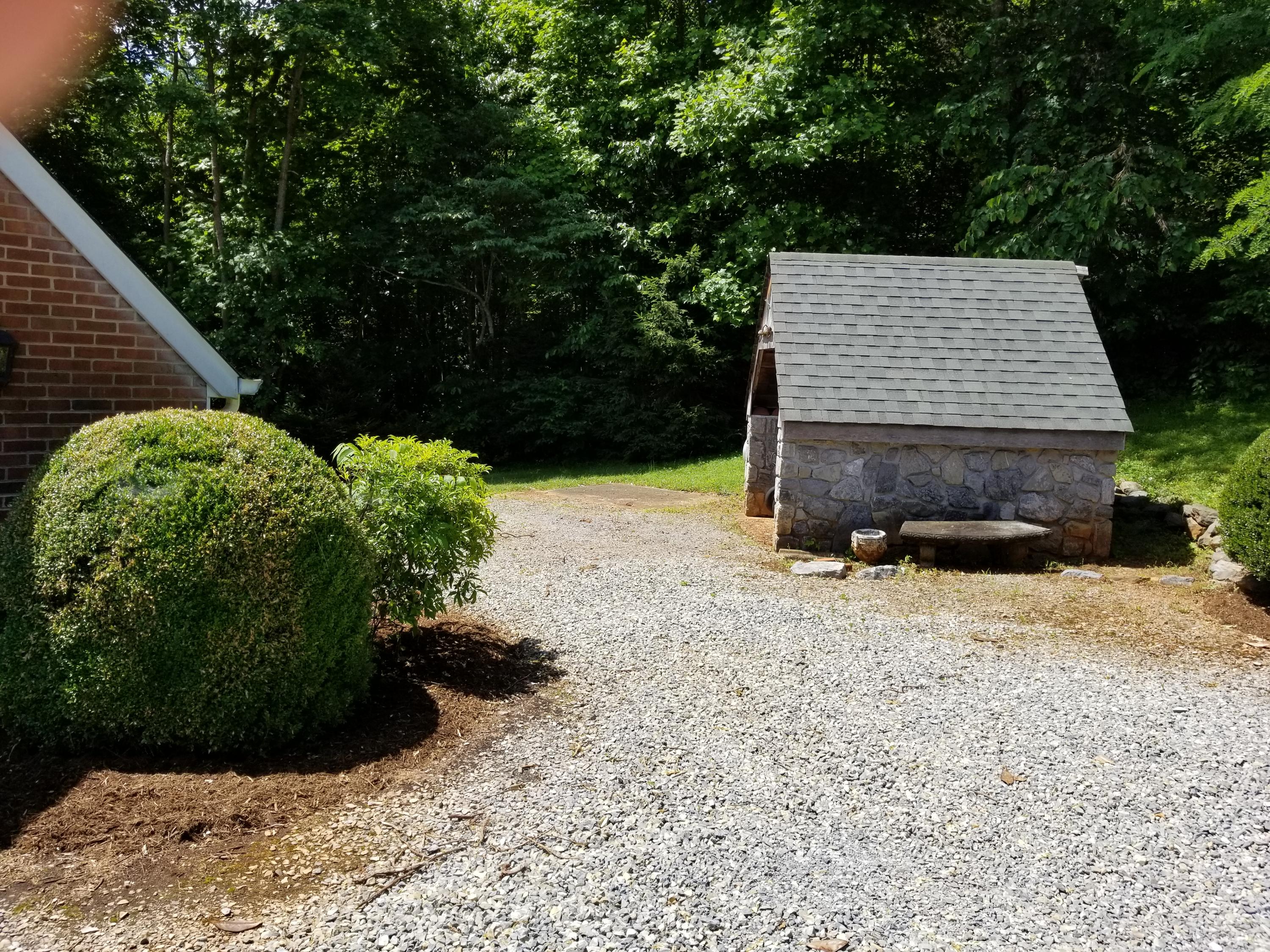 1265 Equine Ridge Road Bedford, VA 24523 - Photo 16 of 75 Tractor shed
