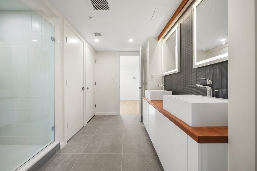 50 Rutland Square, Unit PH5 Boston, MA 02118 - Photo 25 of 33 Gallery Image 25