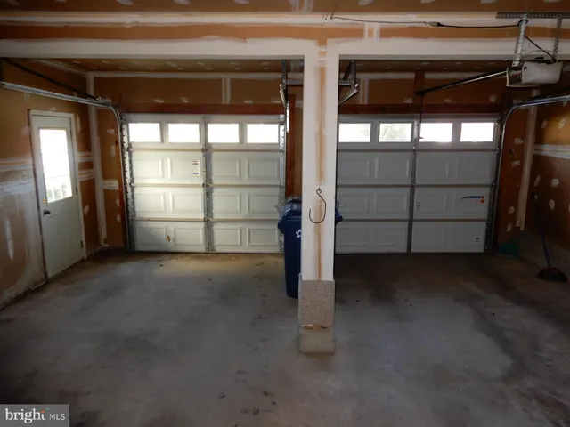 a view of a garage