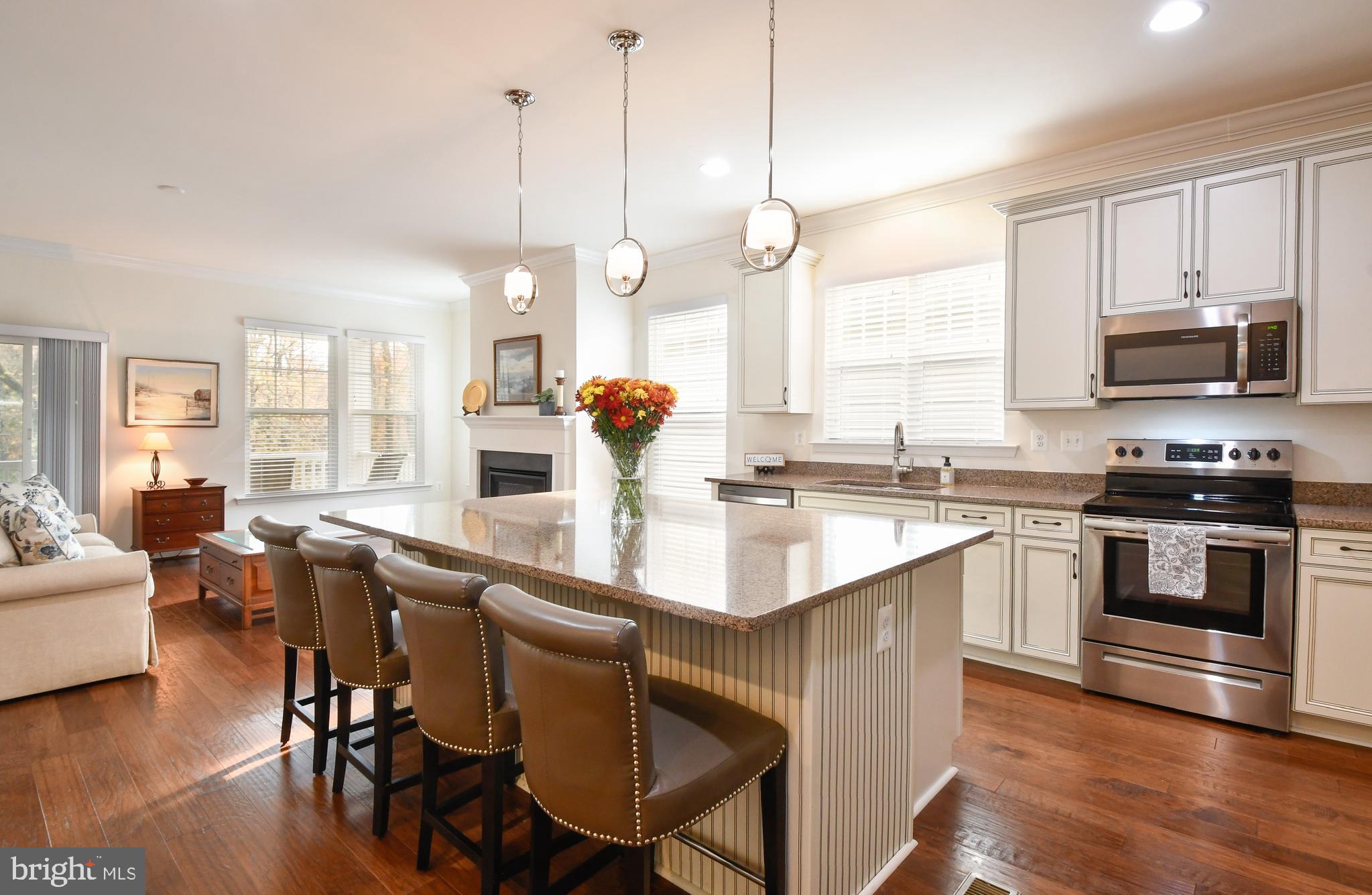 12413 Ruby Red Drive Fredericksburg, VA 22407 - Photo 14 of 54 Counter height bar overhang. Beadboard!