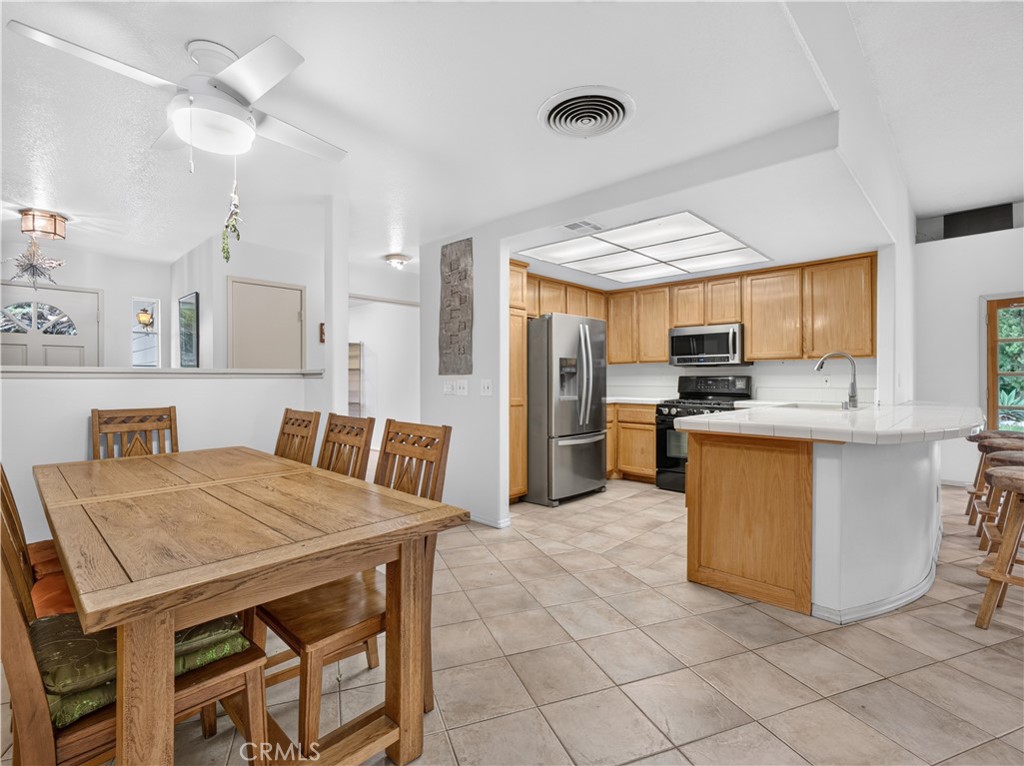 31202 Quail Valley Road Castaic, CA 91384 - Photo 8 of 25