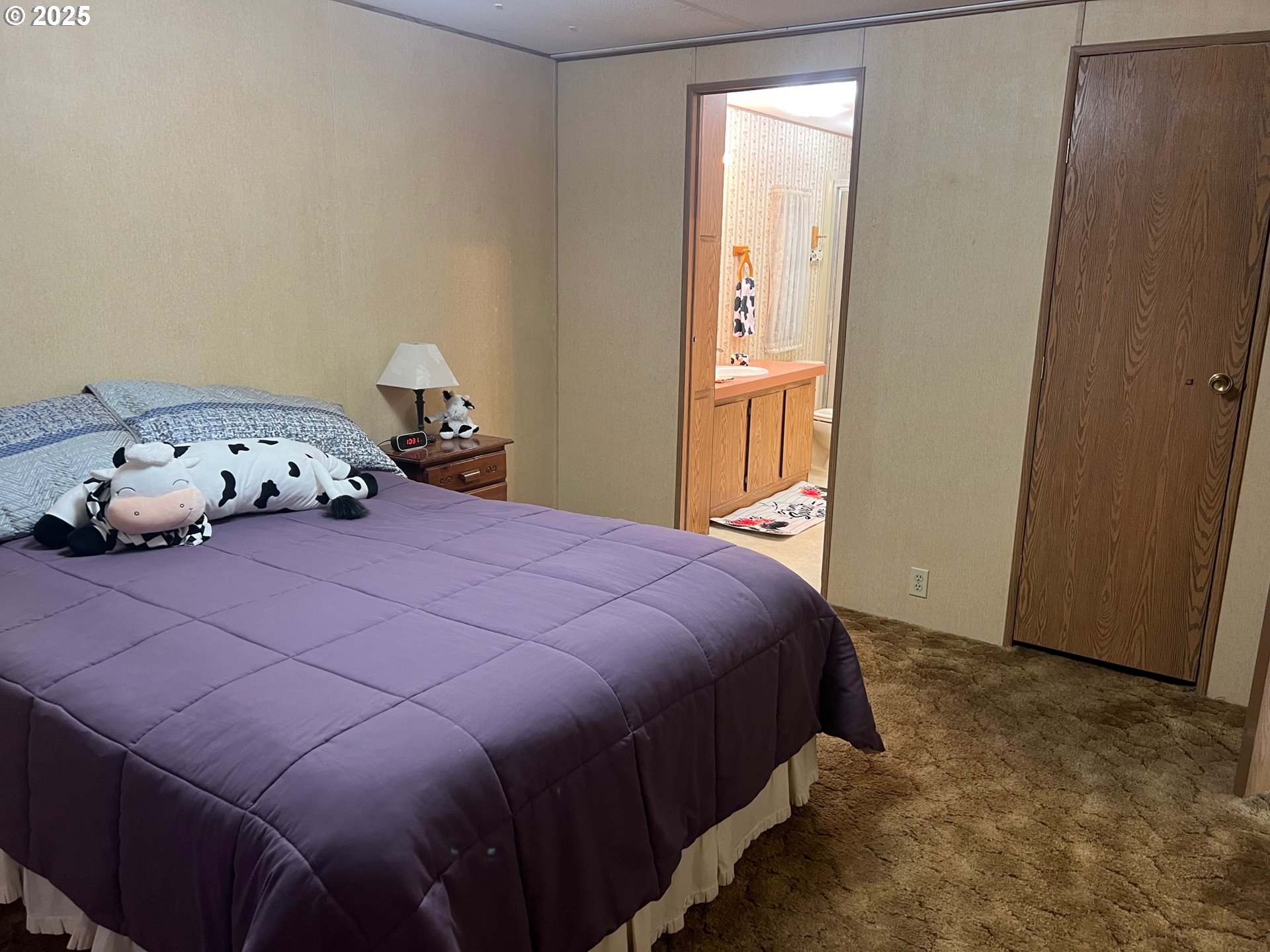 2150 Laura Street, Unit 119 Springfield, OR 97477 - Photo 6 of 19 Primary Bedroom