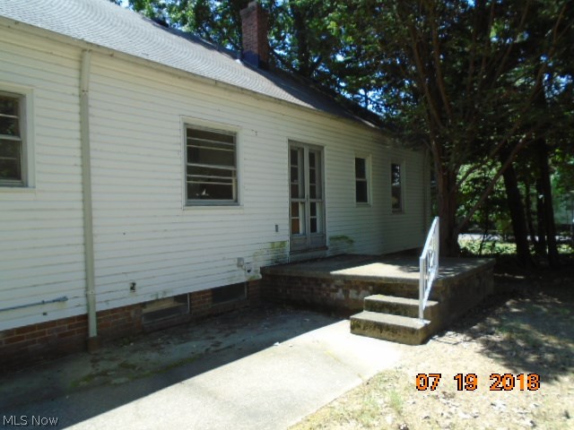 4175 Bluestone Road Cleveland, OH 44121 - Photo 4 of 21