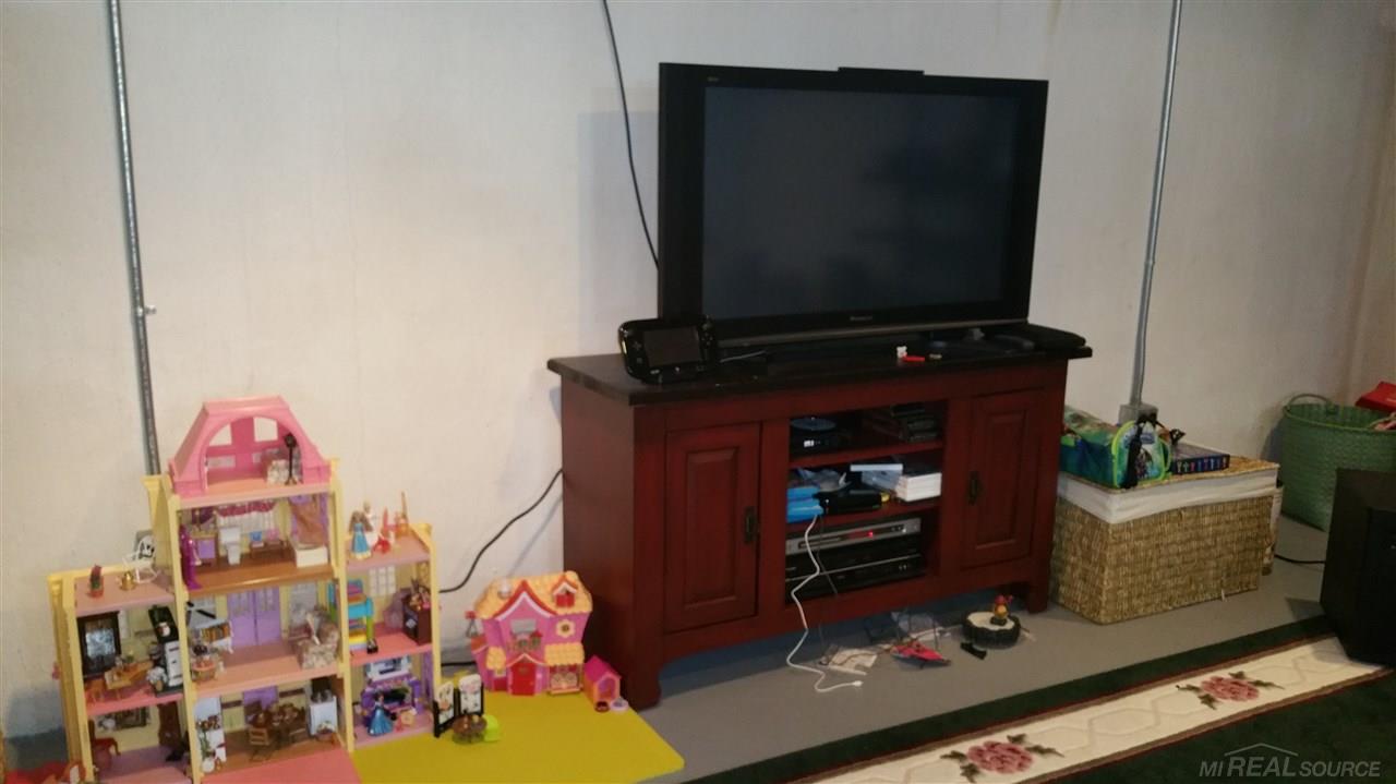 462 South Boulevard Rochester, MI 48307 - Photo 39 of 64 31243782-38.JPG