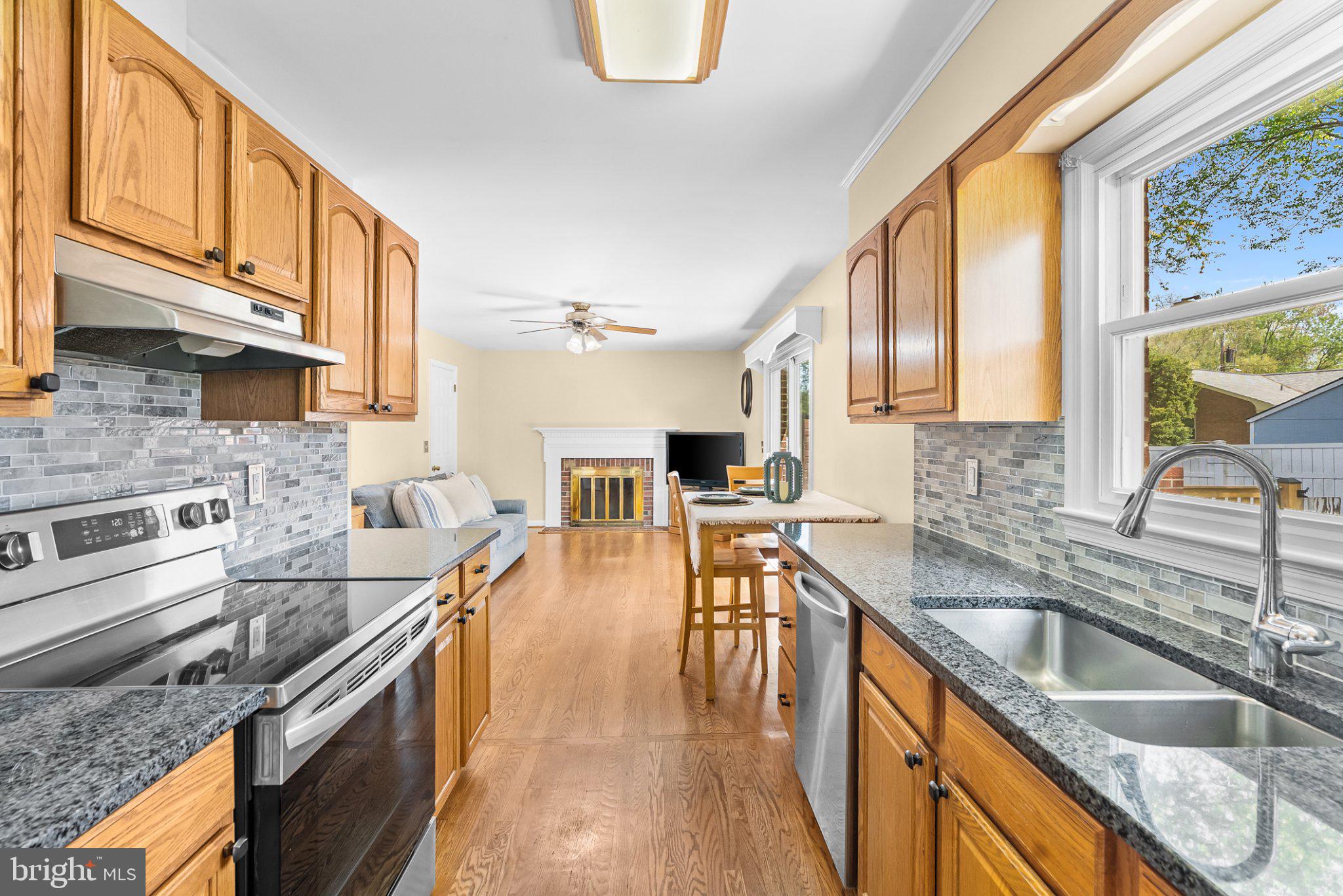 314 Belmont Place Southwest Leesburg, VA 20175 - Photo 13 of 42 Bright and inviting kitchen space.