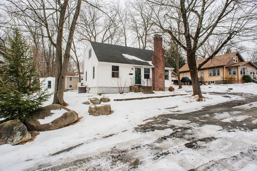 34 Ivernia Road Worcester, MA 01606 - Photo 3 of 31 Gallery Image 3