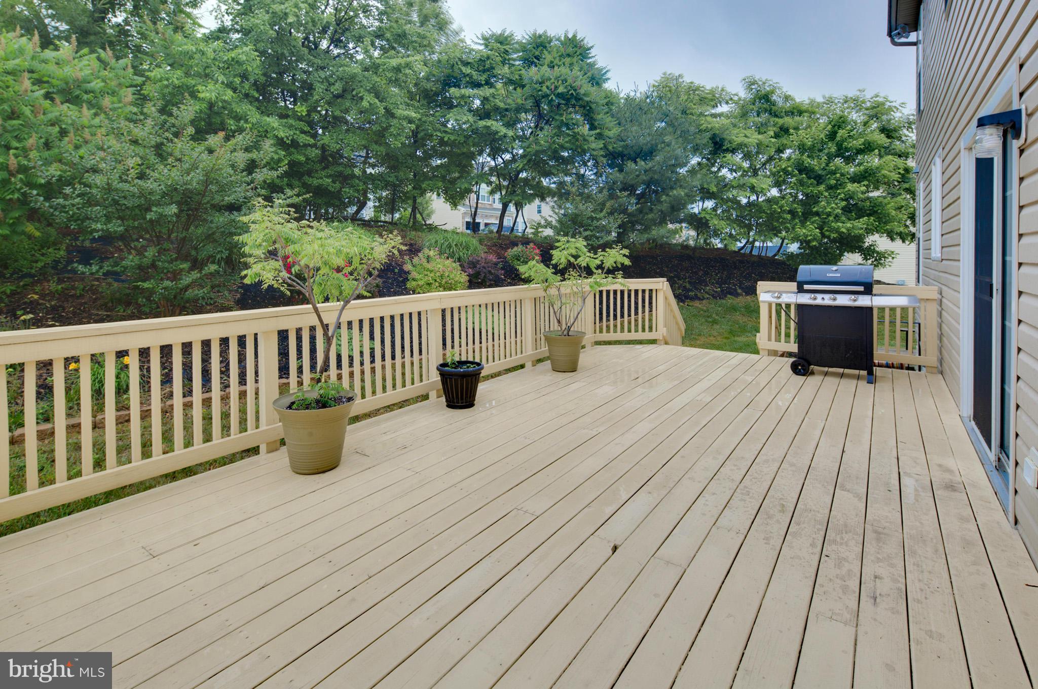 5905 Fairlee Road Elkridge, MD 21075 - Photo 30 of 30 Huge rear deck