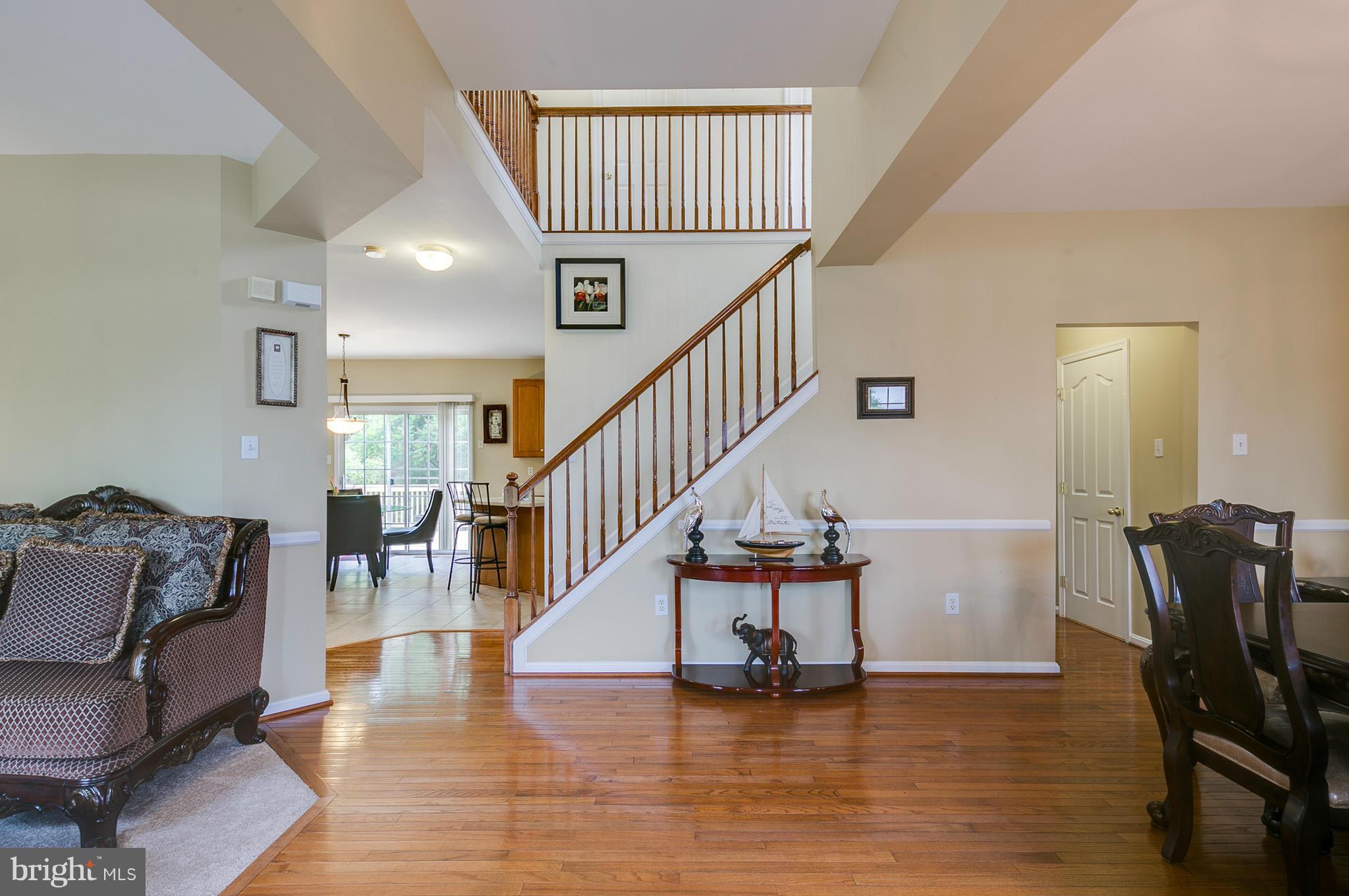 5905 Fairlee Road Elkridge, MD 21075 - Photo 4 of 30 Hardwood foyer