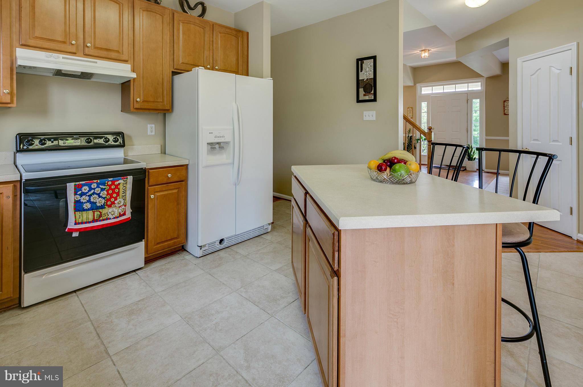 5905 Fairlee Road Elkridge, MD 21075 - Photo 10 of 30 Center island