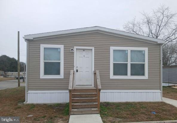 868 East Commerce Street Bridgeton, NJ 08302 - Photo 1 of 4 a front view of a house