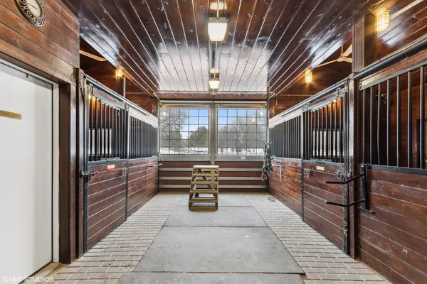 $1,899,900 | 11 Moate Lane, Barrington Hills, IL 60010