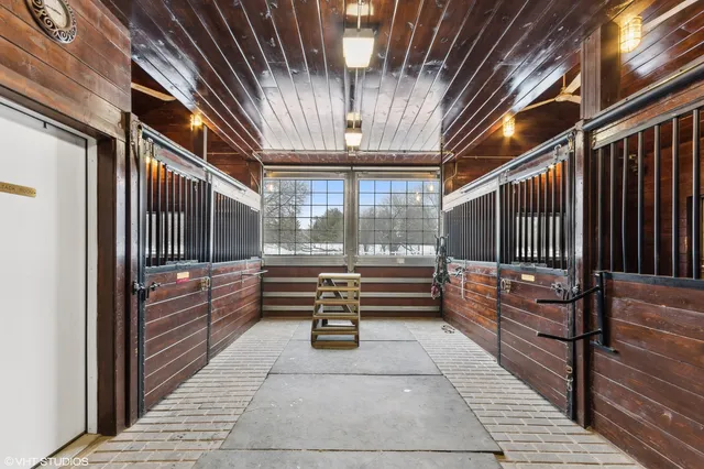 $1,899,900 | 11 Moate Lane, Barrington Hills, IL 60010