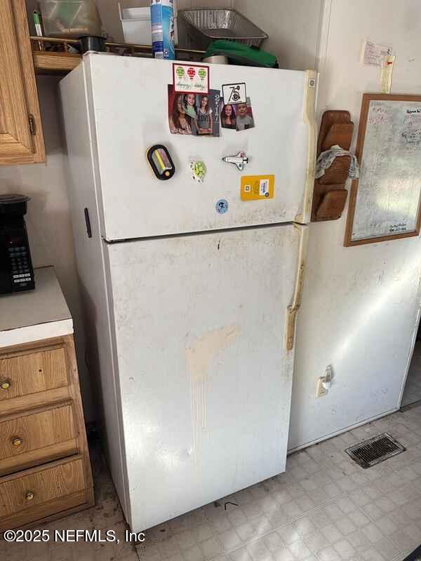 12491 Northeast 88th Lane Bronson, FL 32621 - Photo 110 of 183 a utility room with dryer and washer