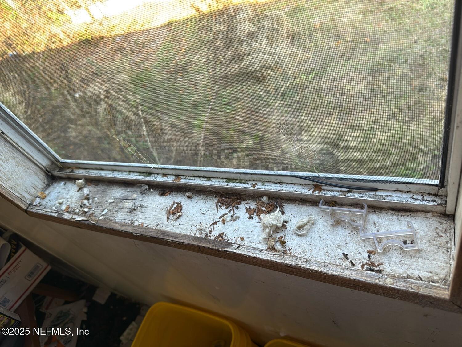 12491 Northeast 88th Lane Bronson, FL 32621 - Photo 34 of 183 a close view of sink and microwave