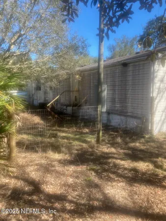 a view of a utility room with dryer and washer