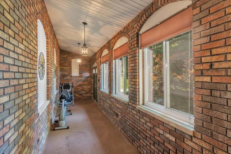 722 Clarendon Road Quincy, MI 49082 - Photo 16 of 57 5