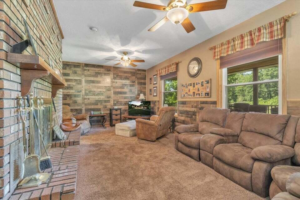 722 Clarendon Road Quincy, MI 49082 - Photo 19 of 57 8