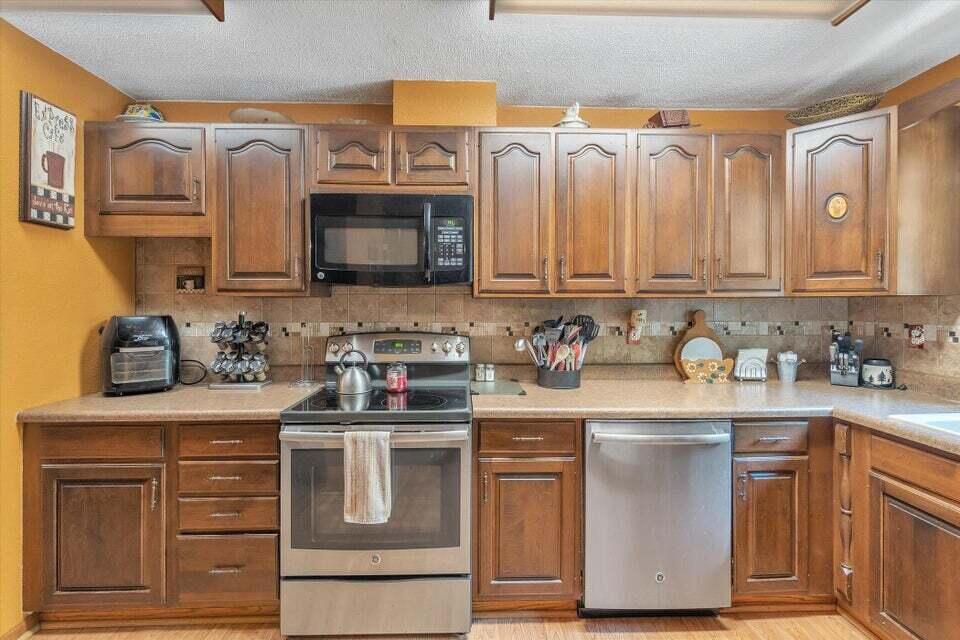 722 Clarendon Road Quincy, MI 49082 - Photo 29 of 57 18