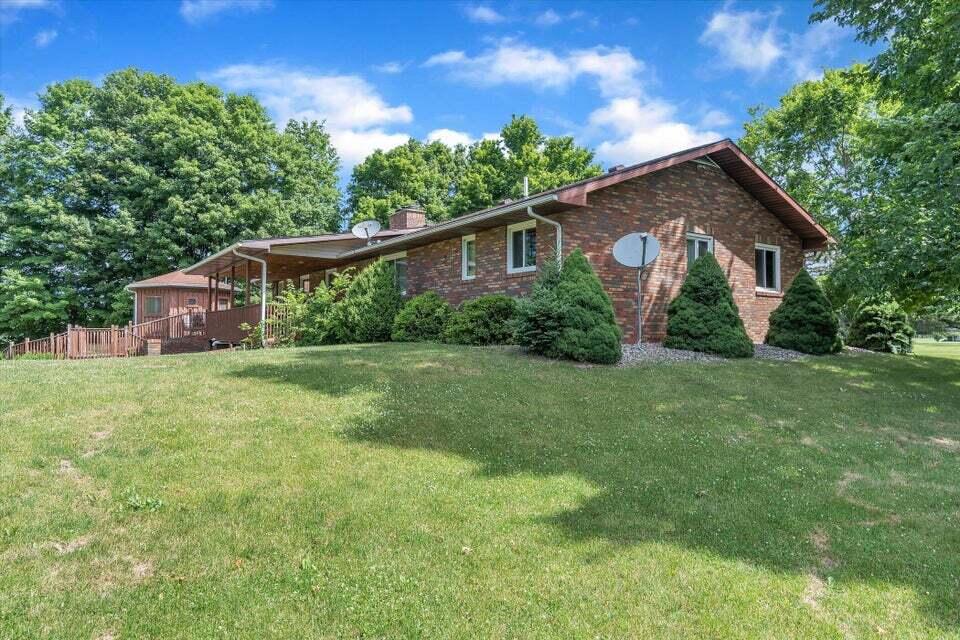 722 Clarendon Road Quincy, MI 49082 - Photo 4 of 57 55