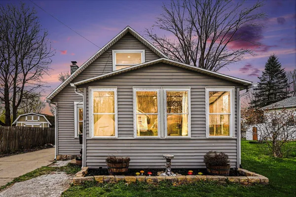 $165,000 | 811 9th Street, Three Rivers, MI 49093