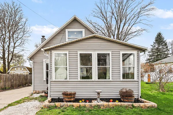 $165,000 | 811 9th Street, Three Rivers, MI 49093