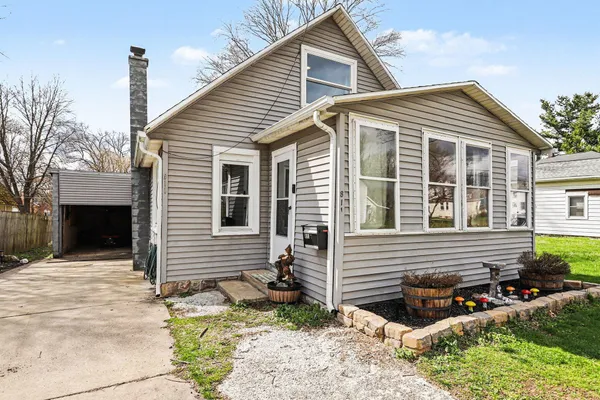 $165,000 | 811 9th Street, Three Rivers, MI 49093