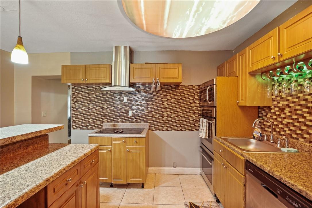 7712 Southwest 7th Court Pompano Beach, FL 33068 - Photo 8 of 20 Photo 8