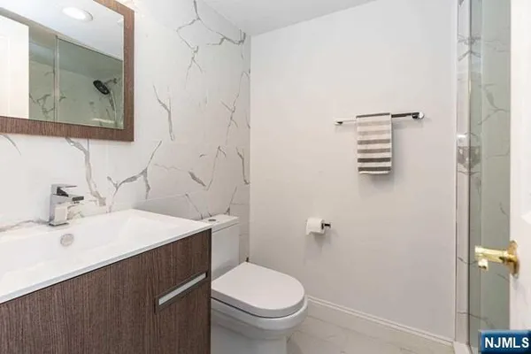 $6,000 | 34 Candlewood Drive, Old Tappan, NJ 07675