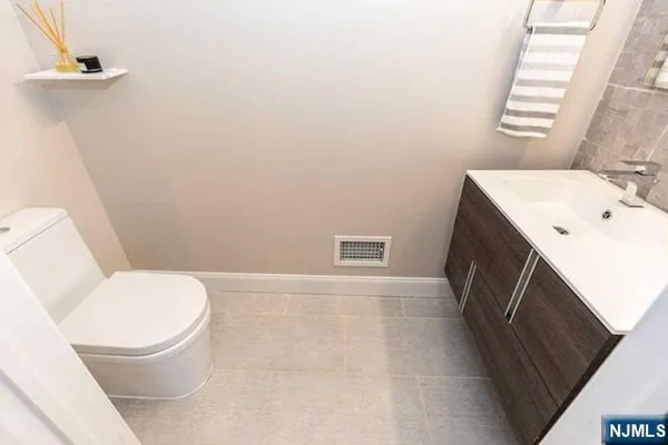 $6,000 | 34 Candlewood Drive, Old Tappan, NJ 07675