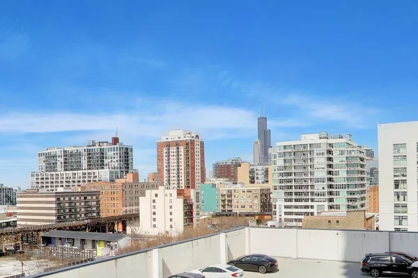 $375,000 | 1720 South Michigan Avenue, Unit 812, Chicago, IL 60616