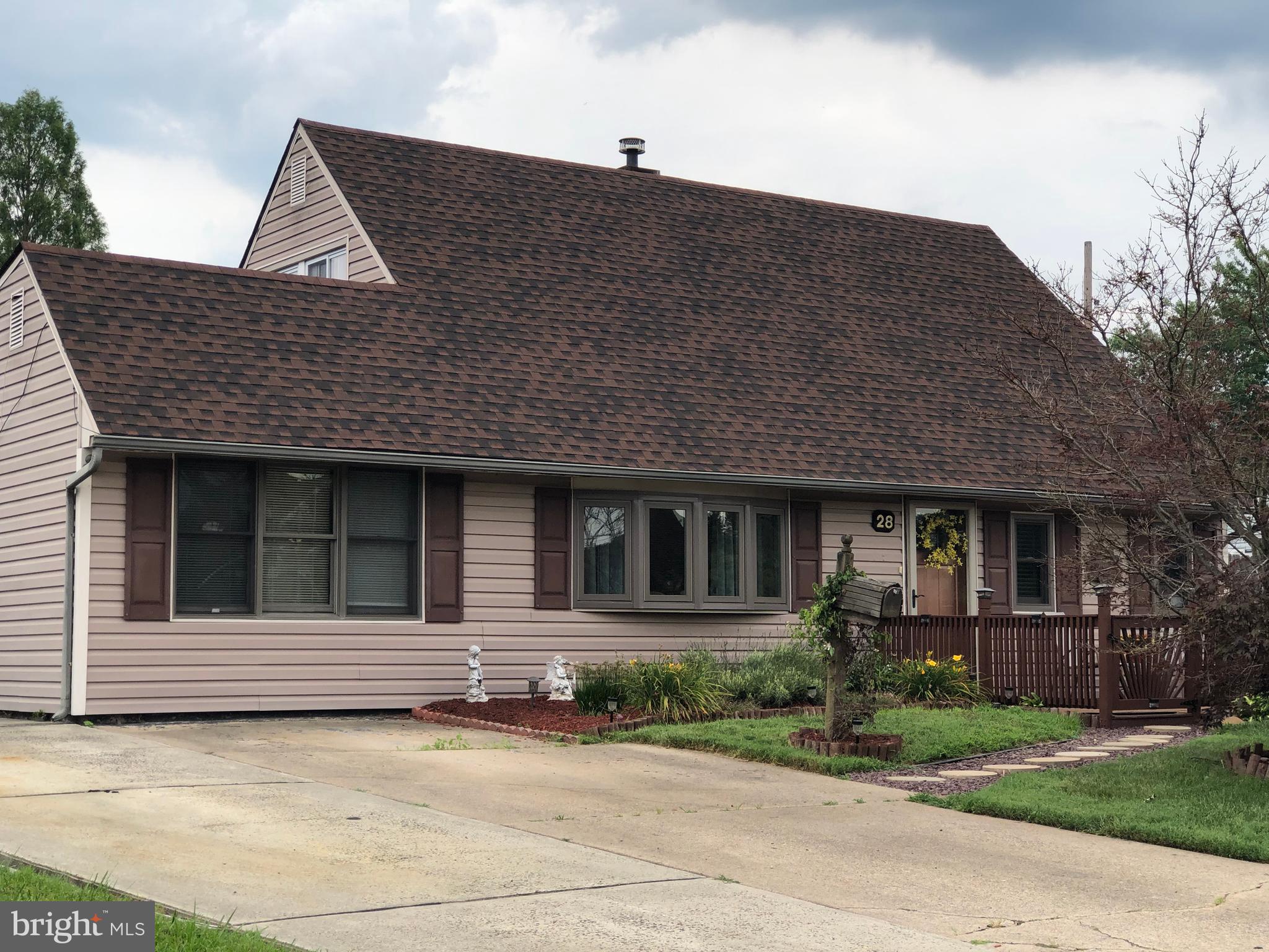 28 Misty Pine Road Levittown, PA 19056 - Photo 2 of 42 Gallery Image 2