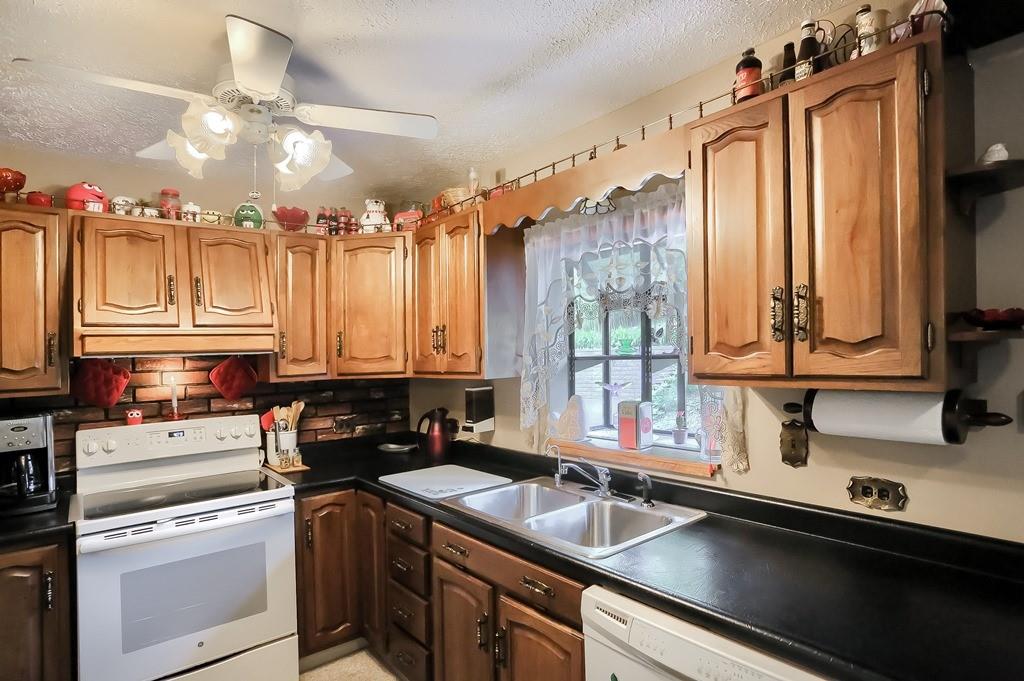 182 Burns Road New Brighton, PA 15066 - Photo 15 of 25 Gallery Image 15