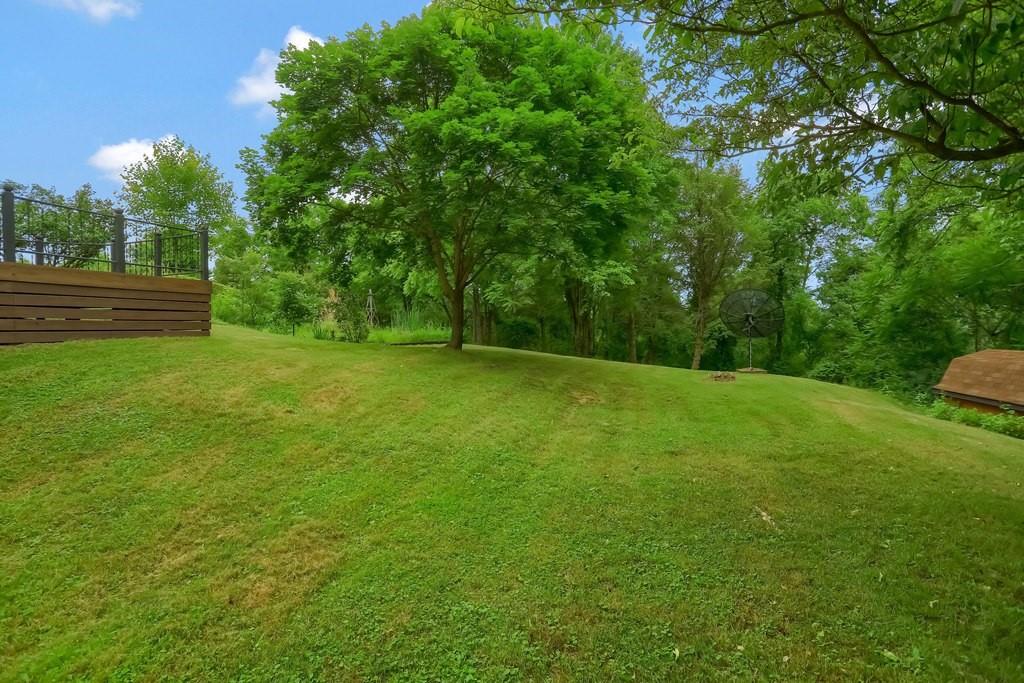 182 Burns Road New Brighton, PA 15066 - Photo 5 of 25 Gallery Image 5