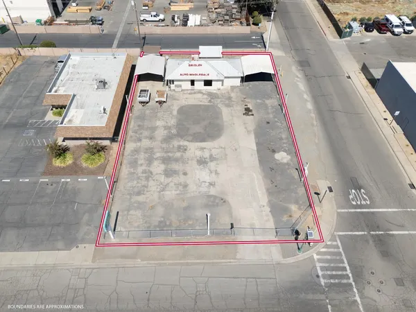 a picture of a bathroom