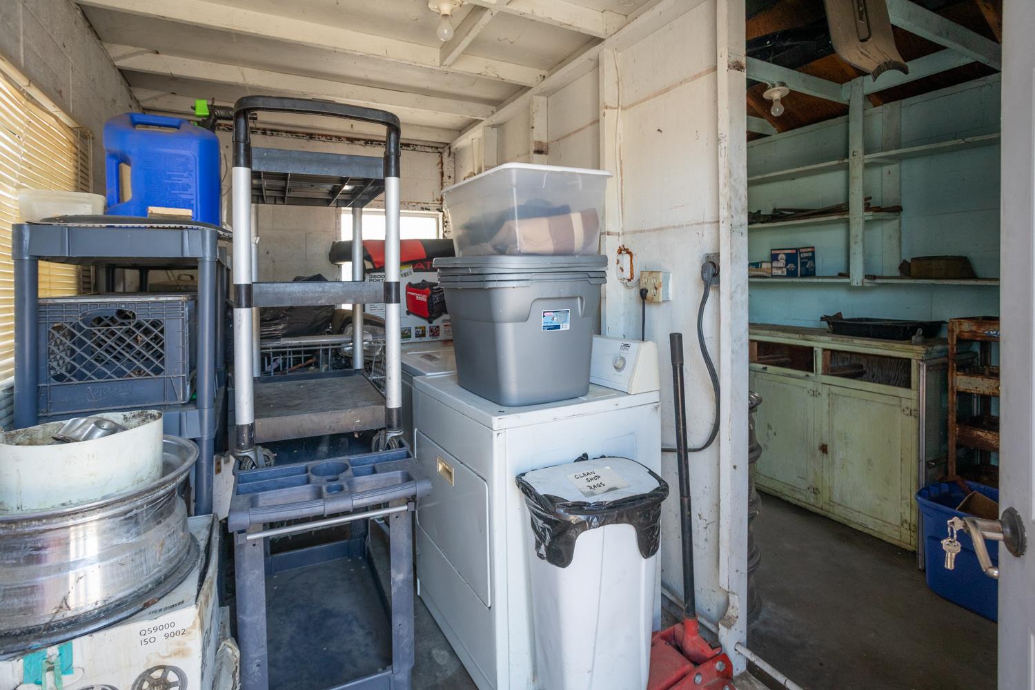 33 East Gridley Road Gridley, CA 95948 - Photo 47 of 50 a kitchen with a stove and a refrigerator
