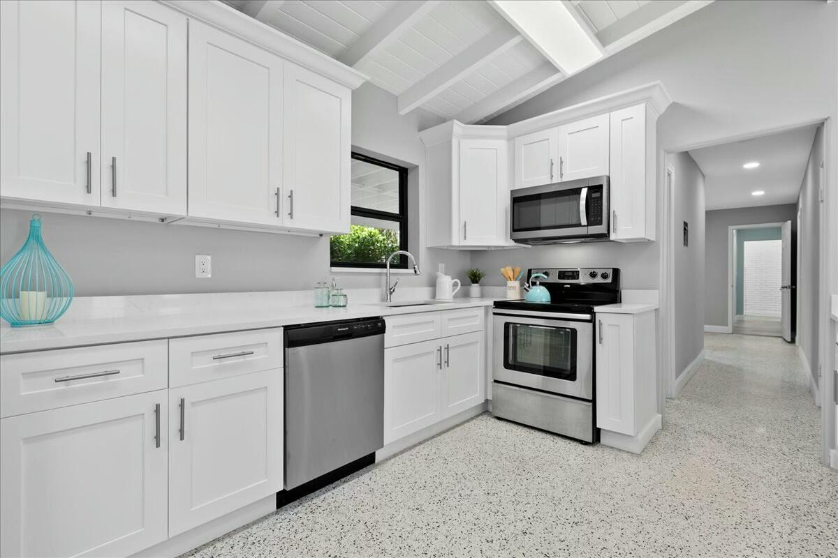 18 Adams Road Ocean Ridge, FL 33435 - Photo 7 of 71 tempImagekAv4Go