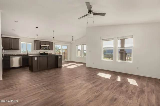 $2,250 | 31709 North 164th Street, Scottsdale, AZ 85262