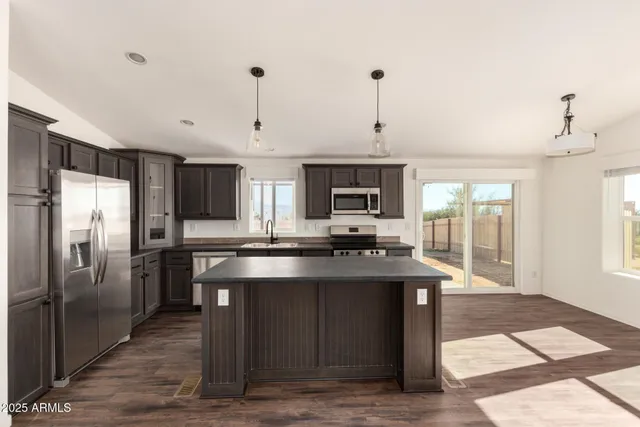 $2,250 | 31709 North 164th Street, Scottsdale, AZ 85262