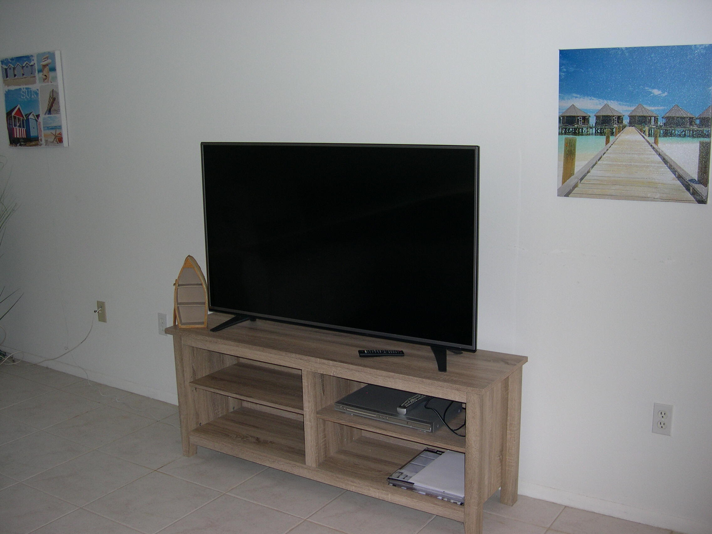 1172 Commodore Court, Unit 204 Fort Pierce, FL 34949 - Photo 12 of 41 Living Room