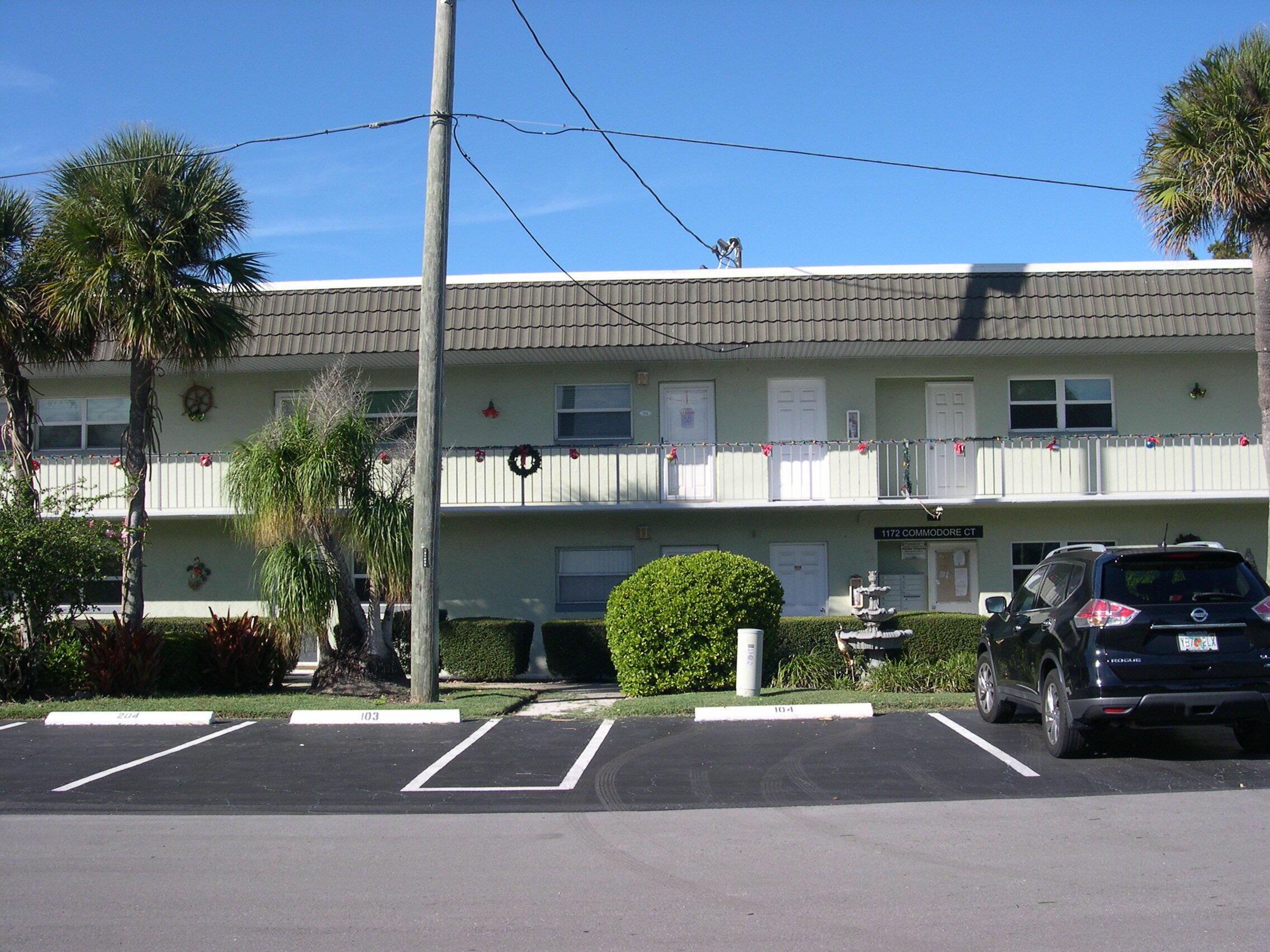 1172 Commodore Court, Unit 204 Fort Pierce, FL 34949 - Photo 2 of 41 Front of building