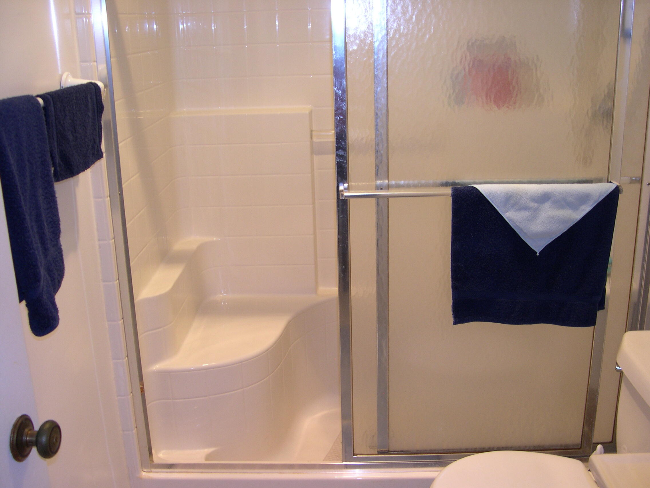 1172 Commodore Court, Unit 204 Fort Pierce, FL 34949 - Photo 21 of 41 Main Bathroom