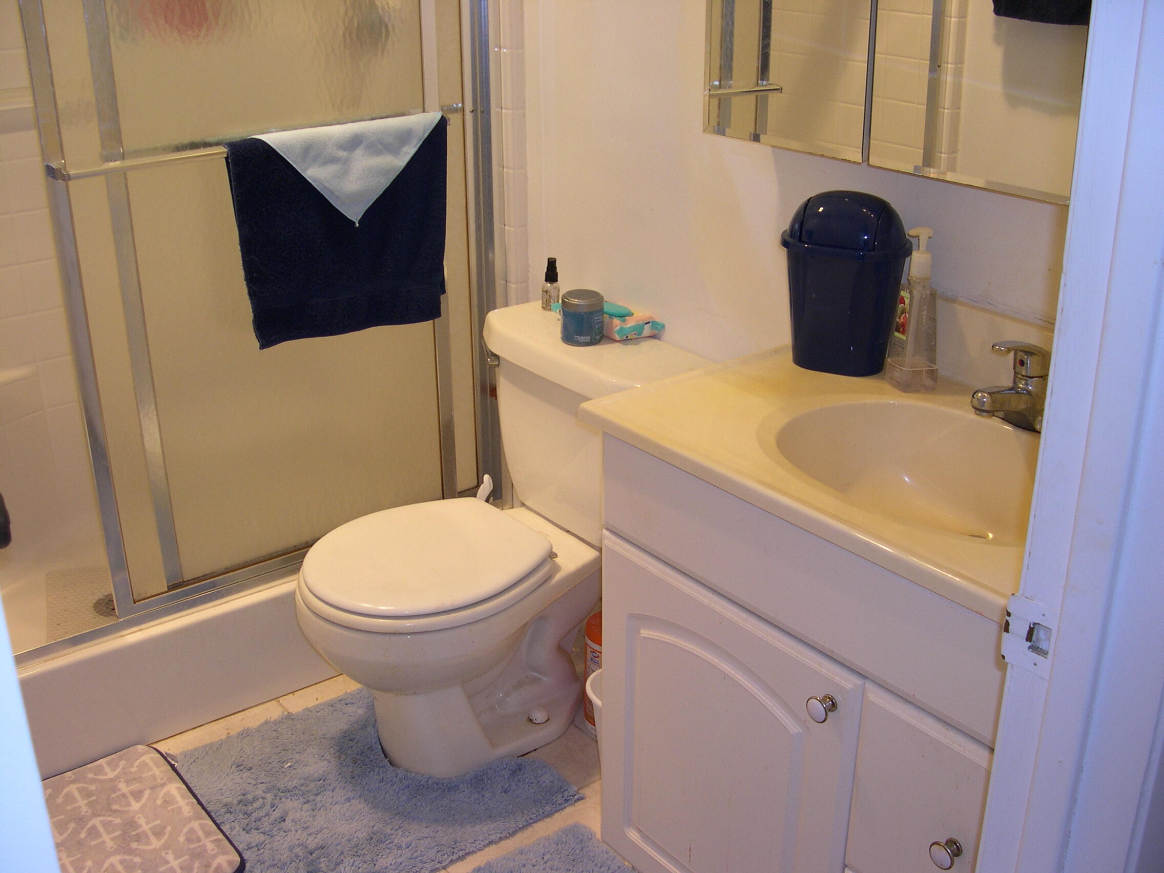 1172 Commodore Court, Unit 204 Fort Pierce, FL 34949 - Photo 22 of 41 Main Bathroom